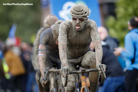 Paryż-Roubaix 2017: Obledzia w błocie i triumf niespodzianki